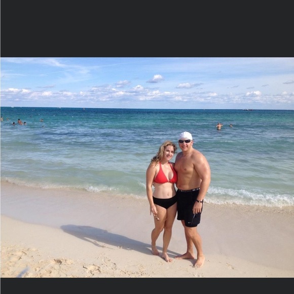 Meet your Posh Ambassador! Christie - Picture 3 of 9